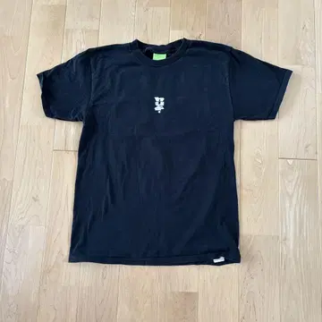 HUF 하프 티셔츠 블랙