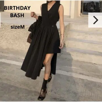 BIRTHDAYBASH 백컷 랩 원피스 M 사이즈 블랙