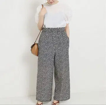 이에나 볼륨 슬리브 블라우스