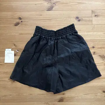 Sea Room Lynn 가죽 숏 팬츠 M 사이즈