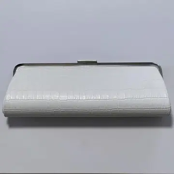 기모노 가게 쿠루리 클러치백 엠보 가죽 화이트 계열