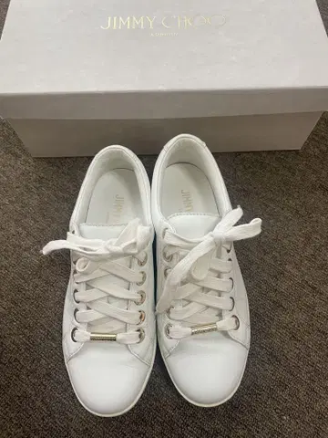 새상품급 지미추 스터드 스니커즈