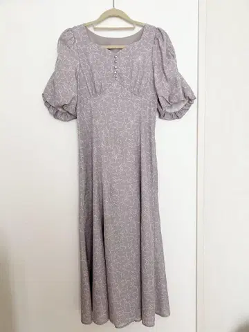 PROPORTION BODY DRESSING 꽃무늬 퍼프 슬리브 원피스