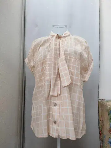 사쿠라 베이지 블라우스 체크 리본