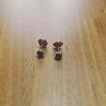 심플 블랙 다이아 스터드 귀걸이 AAA 0.35c 플라티나
