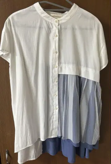 라토카레 블라우스