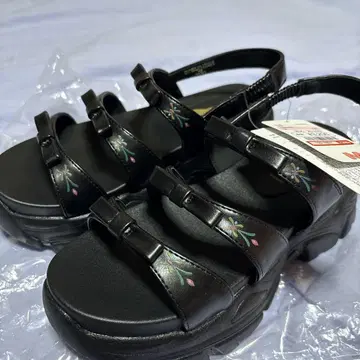 시마무라 치하루 디즈니 콜라보 아나 샌들
