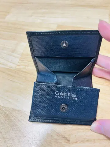 캘빈클라인 코인 케이스