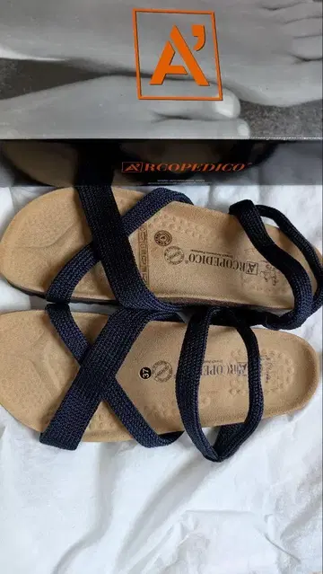 ARCOPEDICO 네이비 샌들 37