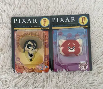 PIXAR 페이 마그넷 2개 세트