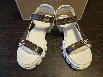 마이클코어스 스포츠 샌들 화이트/브라운 23cm