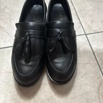블랙 프린지 태슬 로퍼