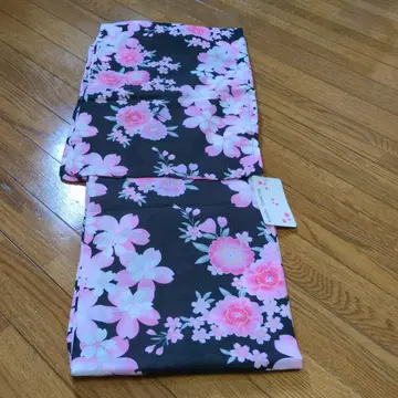 블랙 베이스에 핑크 벚꽃 패턴 유카타 단품