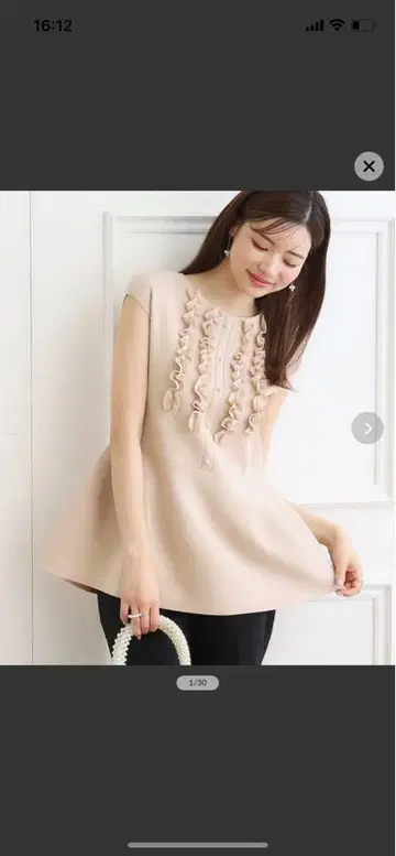 Couture Brooch 쿠튀르 브로치 프릴 프렌치 페플럼 니트