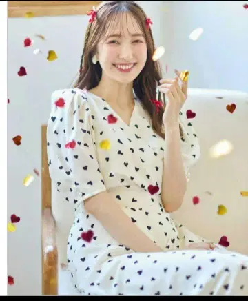 택 포함 새상품 허리 리본 장식 소매 펄 장식 하트 프린트 카슈쿨 원피스