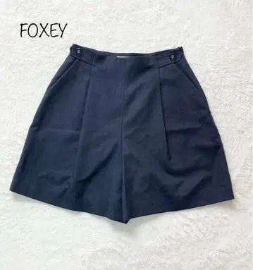 FOXEY 울 실크 숏 팬츠