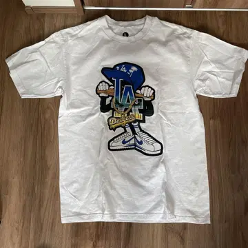 LA Dodgers 캐릭터 티셔츠 L 사이즈