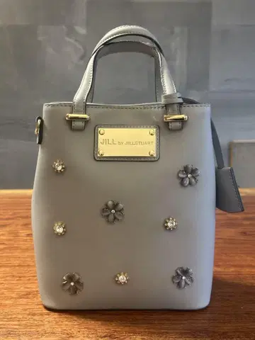 JILLSTUART 질스튜어트 리틀 플라워 토트 가죽 백