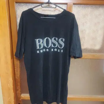 휴고 보스 블랙 티셔츠