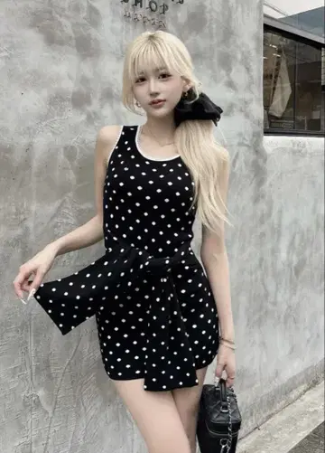Darich 허리 마크 도트 니트 미니 원피스 블랙
