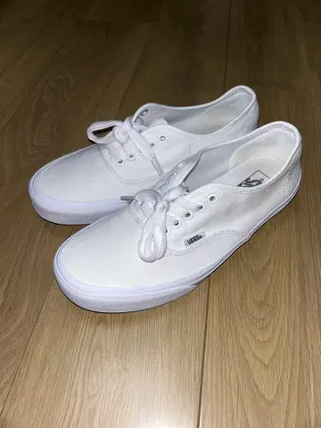Vans 오센틱 화이트 스니커즈 27cm
