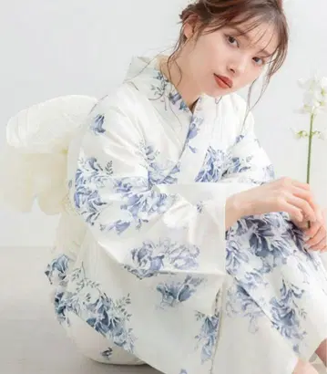 dita 유카타 거품의 보라색 구름 나무