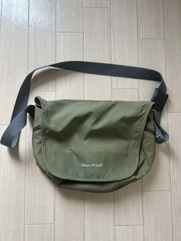 mont-bell 숄더백 올리브