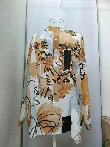 말레라 베이지 실크 블라우스