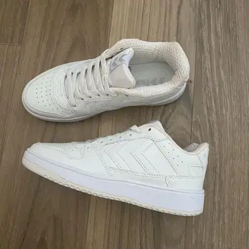 미사용 hummel 화이트 스니커즈 험멜