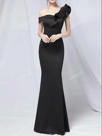 블랙 원숄더 프릴 머메이드 드레스