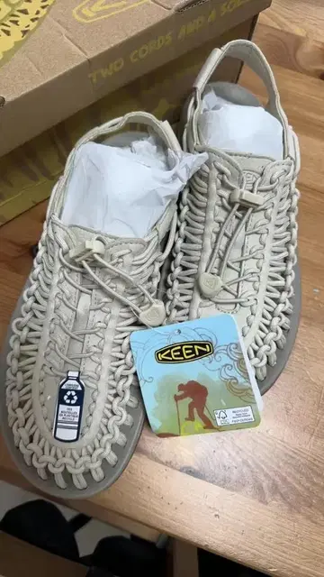 KEEN UNEEK 샌들 베이지