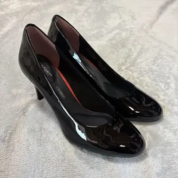 새상품급 락포트 토탈 모션 블랙 펌프스 23.0cm