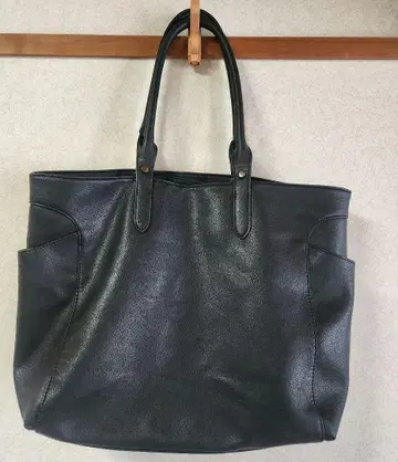블랙 가죽 토트백