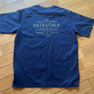 PATAGONIA 네이비 티셔츠 백 프린트