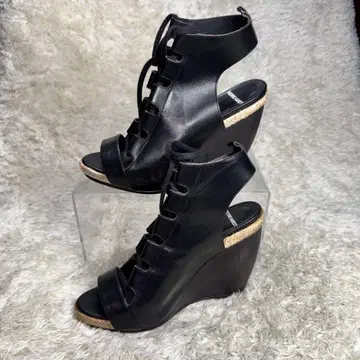 PIERRE HARDY 블랙 가죽 웨지 힐 샌들 22cm