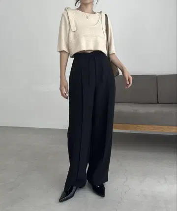 capricieux le'mage 핀턱 드로스트 팬츠