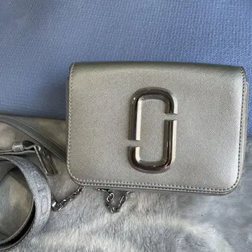 Marc Jacobs 실버 크로스 바디 백