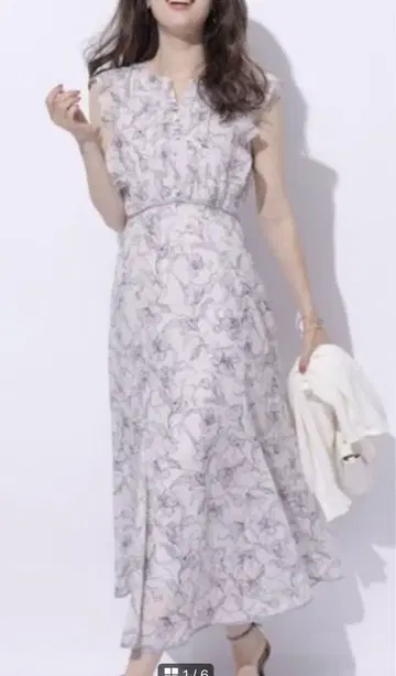 아푸와이저 리셰 라인 플라워 파이핑 원피스