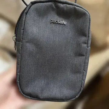 PACSAFE 숄더백 파우치