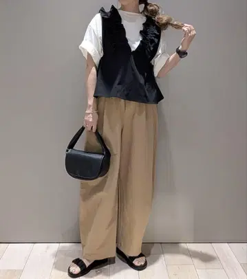 렙심 드로스트 프릴 슬리브리스 블라우스