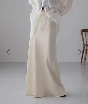 LOWRYSFARM 스트레치 새틴 스커트 아이보리