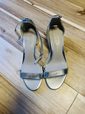 실버 스트랩 샌들 힐 7cm