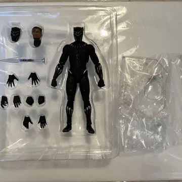 블랙 팬서 MAFEX 피규어