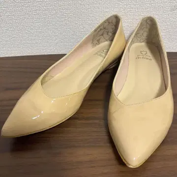 베이지 스틸레토 플랫 펌프스