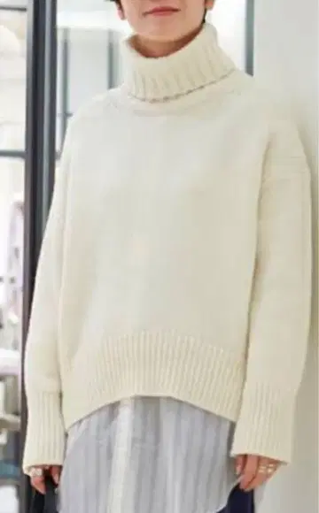 GALERIE VIE 터틀넥 니트