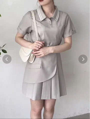 택 포함 새상품 dazzlin 폴로 스타일 플리츠 미니 원피스 그레이