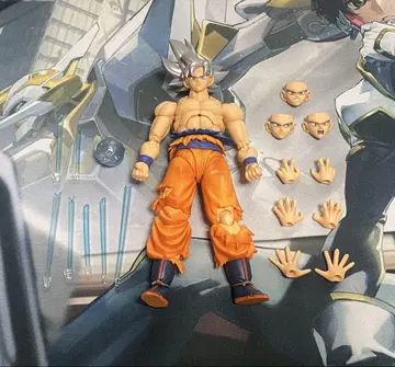 S.H.Figuarts 손오공 제멋대로의 극의 상자 없음