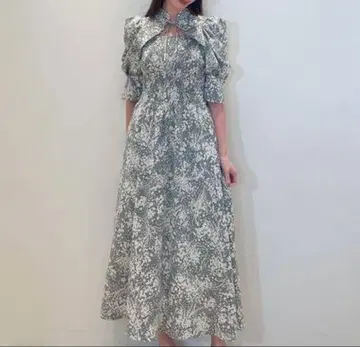 SNIDEL 데콜테 오픈 반팔 롱 원피스
