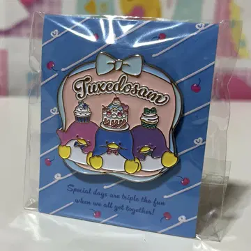 턱시도 샘 핀 배지