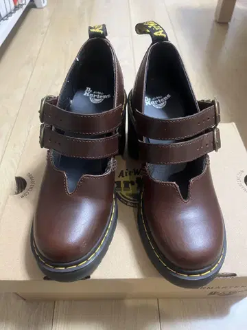 Dr. Martens Eviee 멜리 제인 신발
